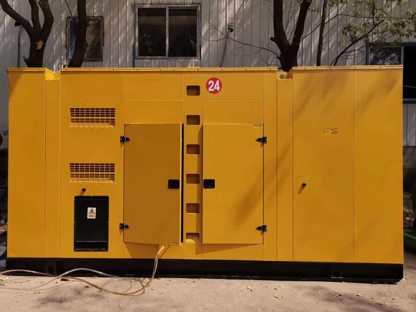 泸县租赁发电机-国产柴油发电机油耗的奥秘